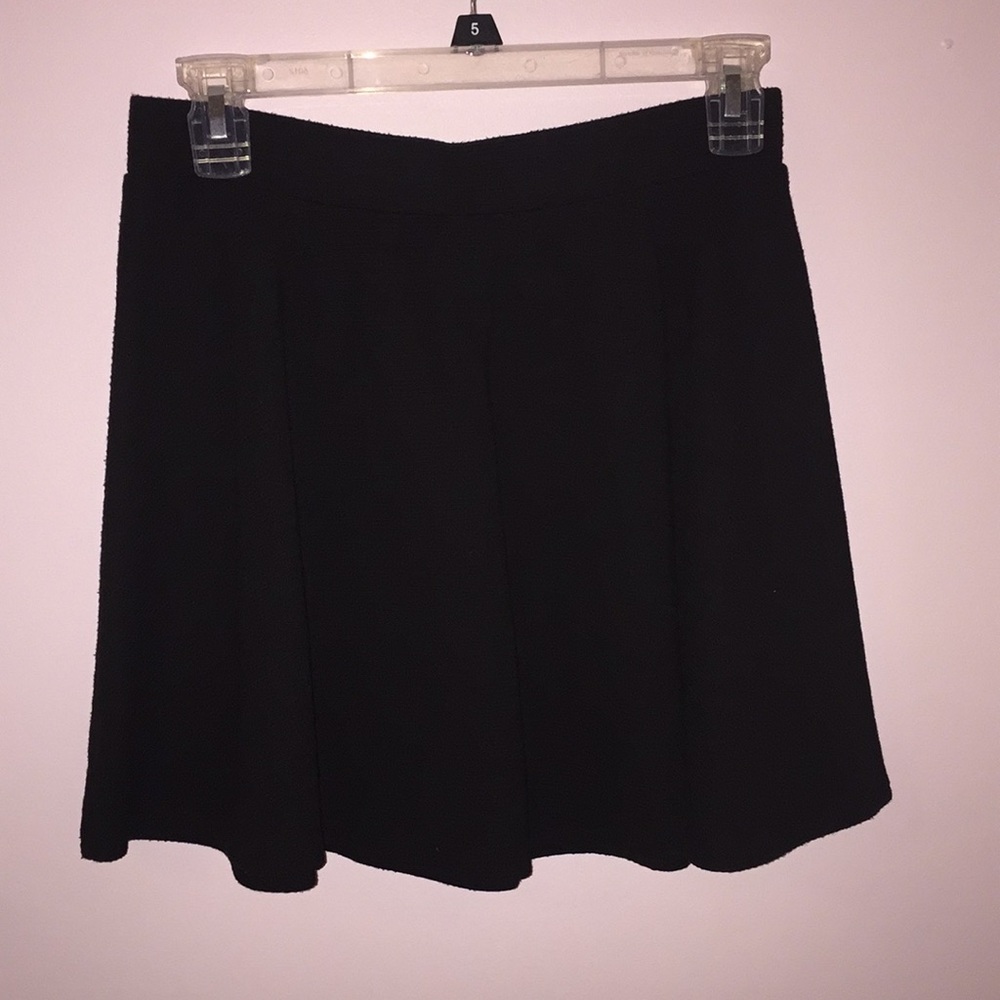 Black skater skirt
